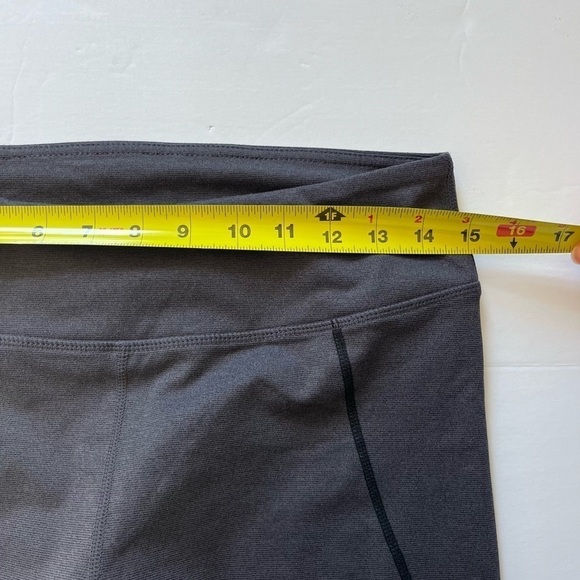 Fabletics Charcoal Gray with Black Stripe Athletic Capris Size Medium - Picture 6 of 6